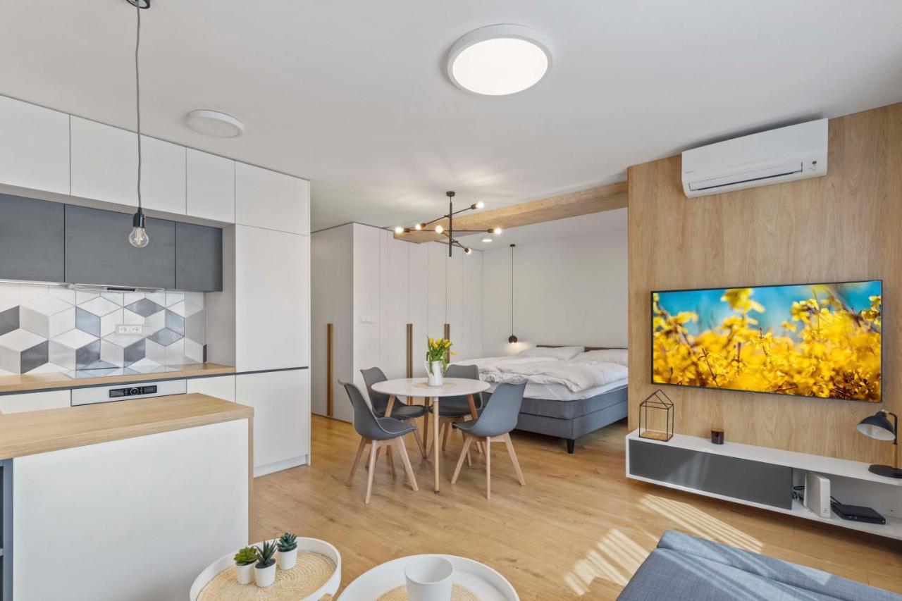 Appartement Lam Concrete - Ac - Balcony à Bratislava Extérieur photo