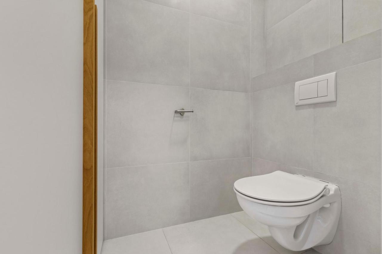 Appartement Lam Concrete - Ac - Balcony à Bratislava Extérieur photo